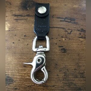 - Vintage 90’s COACH 7212 trigger snap key fob without the ring